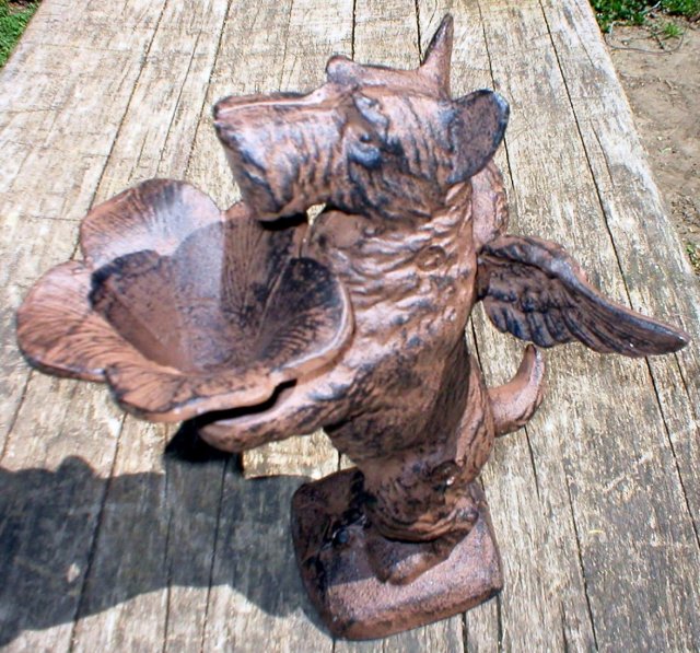 RUSTIC SCOTTIE BUTLER CAST IRON