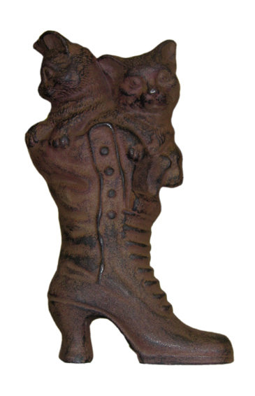 CAST IRON RUSTIC CAT IN BOOT C