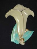PORCELAIN LILY WALL POCKET P