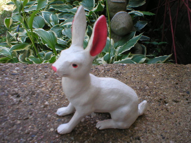 SMALL CAST IRON WHITE RABBIT HOME DECOR R