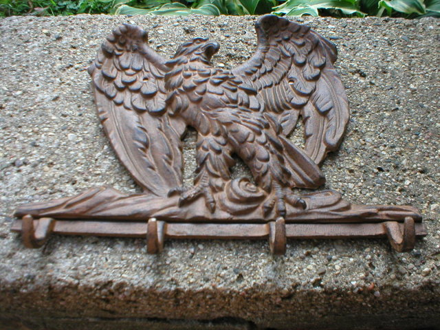 CAST IRON EAGLE FOUR HOOK WALL PLAQUE E