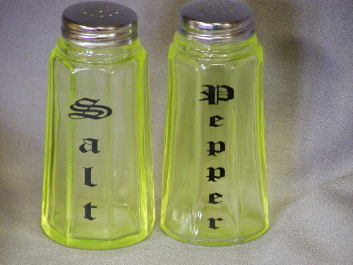 VASELINE GEORGIANA PANELED SALT & PEPPER SHAKERS