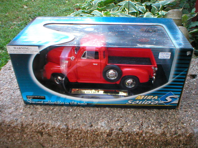 1:18 RED 1953 DIECAST CHEVROLET PICKUP