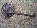CAST IRON HORSESHOE TOILET PAPER HOLDER H