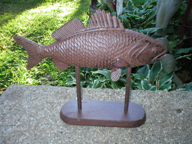 CAST IRON FISH ON STAND HOME GARDEN DECOR