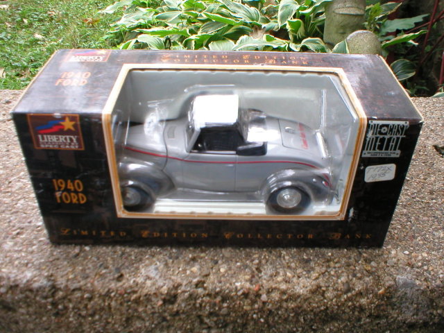 GRAY DIECAST 1940 FORD CONVERTIBLE