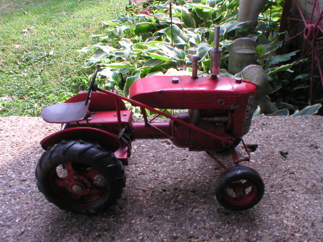 RED TIN TRACTOR RUBBER TIRES T