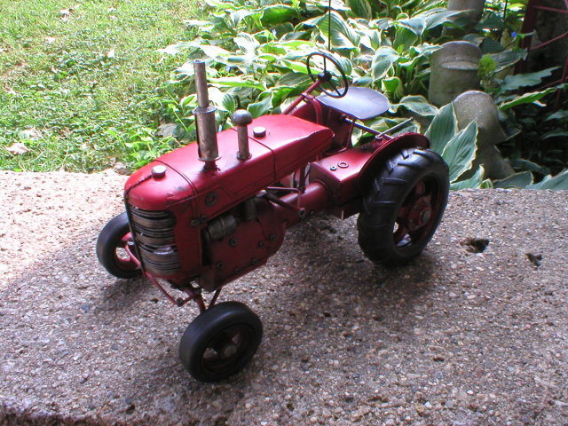 RED TIN TRACTOR RUBBER TIRES T