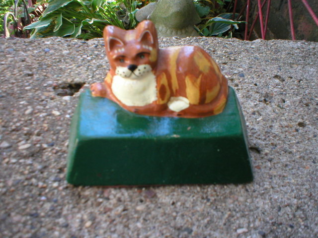 CAST IRON SMALL CAT DOORSTOP C