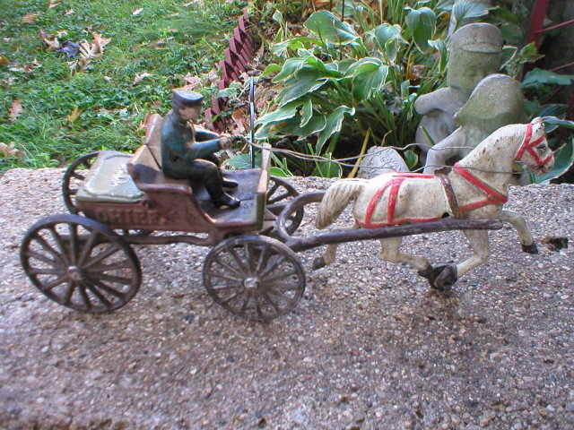 CAST IRON POLICE CHIEF HORSE & BUGGY P