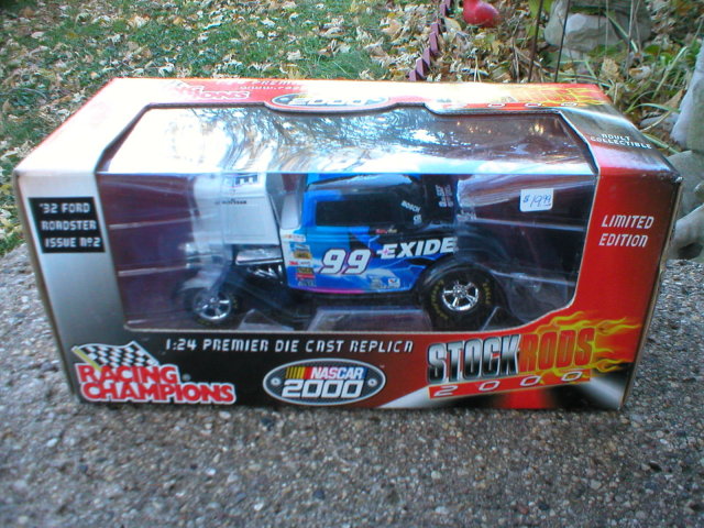 RACING CHAMPIONS 1:24 1932 FORD ROADSTER