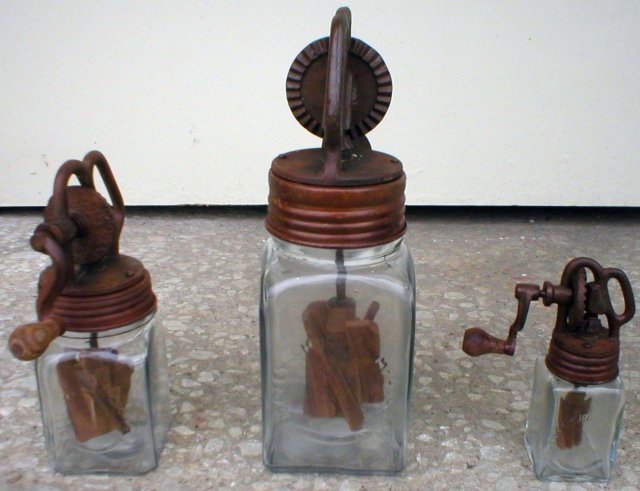 DAZEY BUTTER CHURNS ONE SET 3