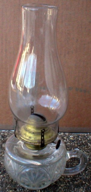 ANTIQUE OIL LAMP VINTAGE LANTERN FINGER LAMPS O