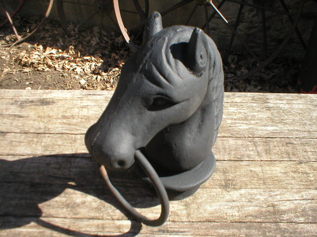 HORSE HEAD HITCH CAST IRON