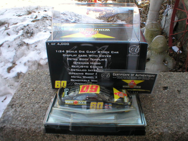 MARK MARTIN 1:24 WINN DIXIE 1999 DIECAST CAR