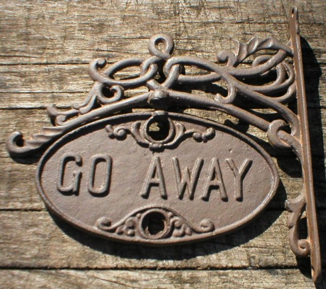 WELCOME-GO AWAY SIGN WALL HANGING BRACKET