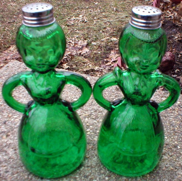 LADY SALT PEPPER ONE SET GREEN SPICE SHAKER