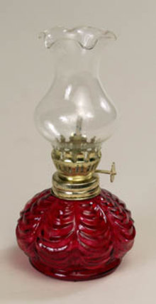 SMALL RED OIL KEROSENE LAMP R