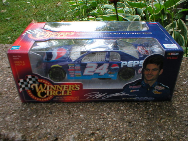 JEFF GORDON NASCAR 1:24 ACTION DIECAST CAR E