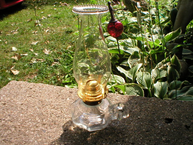 ANTIQUE OIL LAMP VINTAGE LANTERN FINGER LAMPS O
