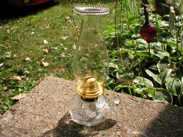ANTIQUE OIL LAMP VINTAGE LANTERN FINGER LAMPS O