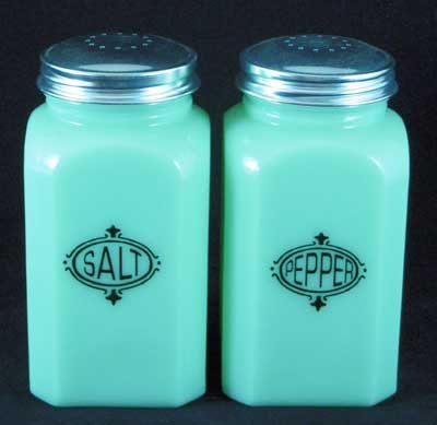 JADE SQUARE SALT PEPPER SET OVAL LOGO
