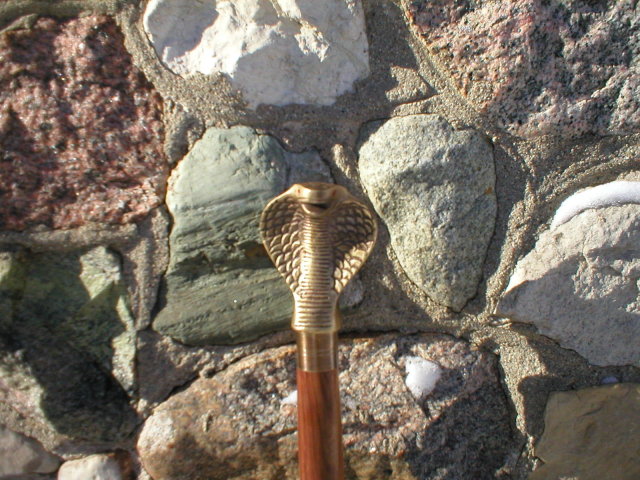 WALKING STICK CANE BRASS COBRA HEAD SNAKE HANDLE