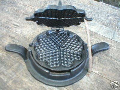 WAFFUL IRON MINIATURE HEART CAST IRON