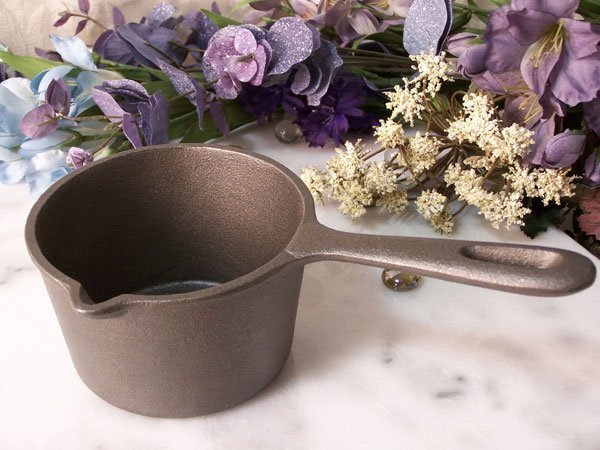 LEAD MELTING POT CAST IRON