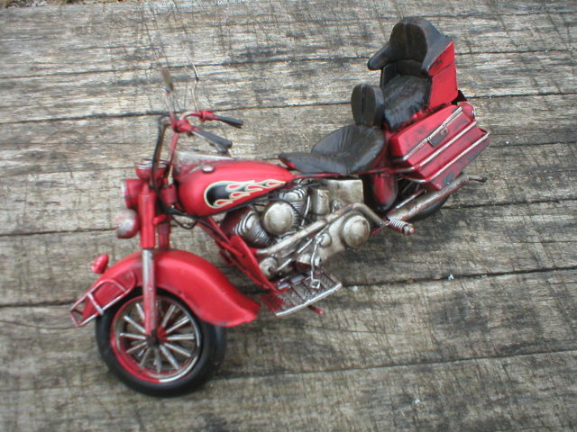 RED TIN MOTORCYCLE RUBBER TIRES