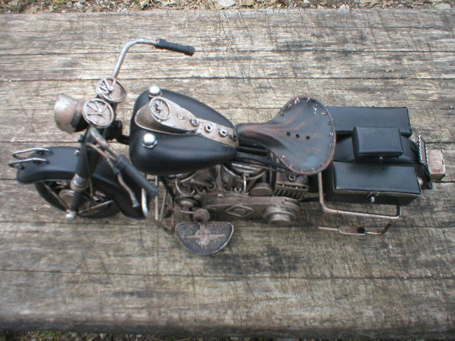 BLACK TIN METAL MOTORCYCLE