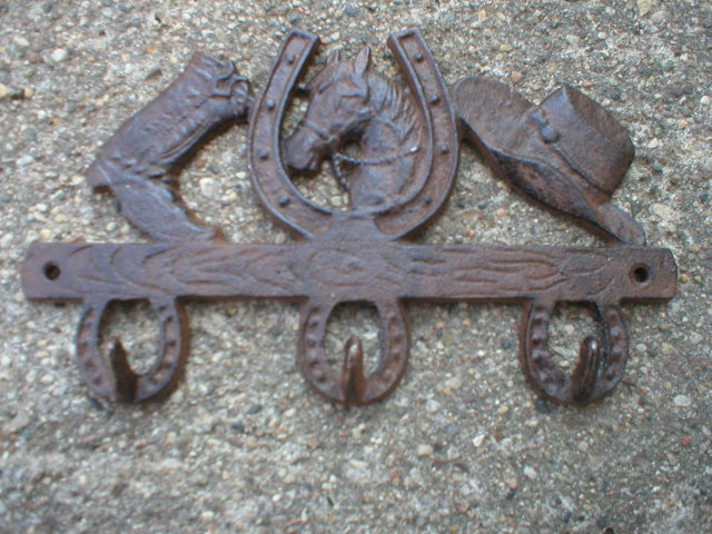 WESTERN 3 HOOK WALL HANGER