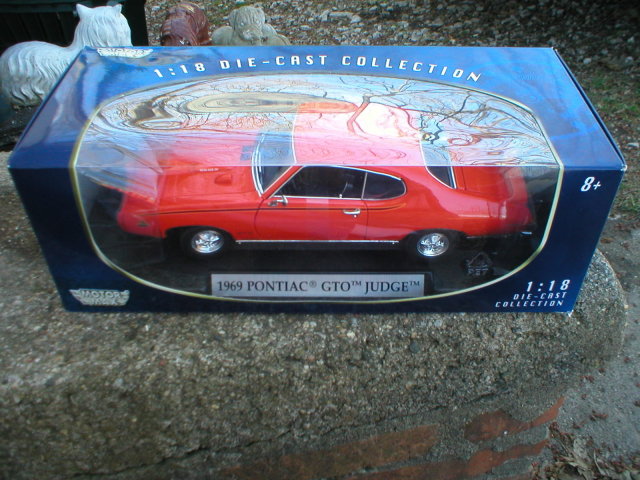 1:18 DIECAST ORANGE 1969 PONTIAC GTO JUDGE