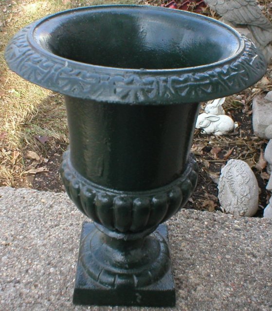 VICTORIAN PLANTER GARDEN URN DECOR CAST IRON
