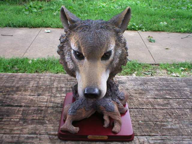 WOLF HEAD TREE STUMP FIGURINE RESIN