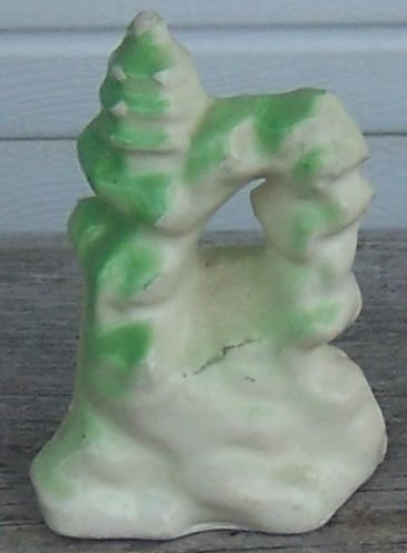 Vintage Fish Aquarium Ceramic Green Pagoda