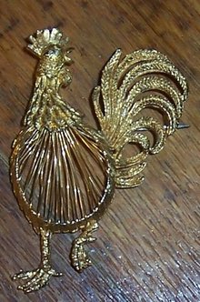 Vintage Gold Tone Rooster Pin