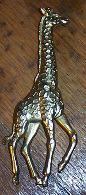 Vintage Gold Tone Pin Signed J J Giraffe Pin