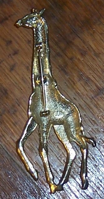 Vintage Gold Tone Pin Signed J J Giraffe Pin