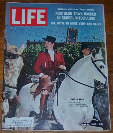 Life Magazine May 6, 1966 Jackie in Spain on cover