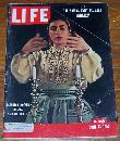 Life Magazine June 13, 1955 Scranton Mother Blesses Sabbath Lights on cover