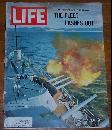 Life Magazine August 6, 1965 The Fleet Lashes Out off Vietnam on cover