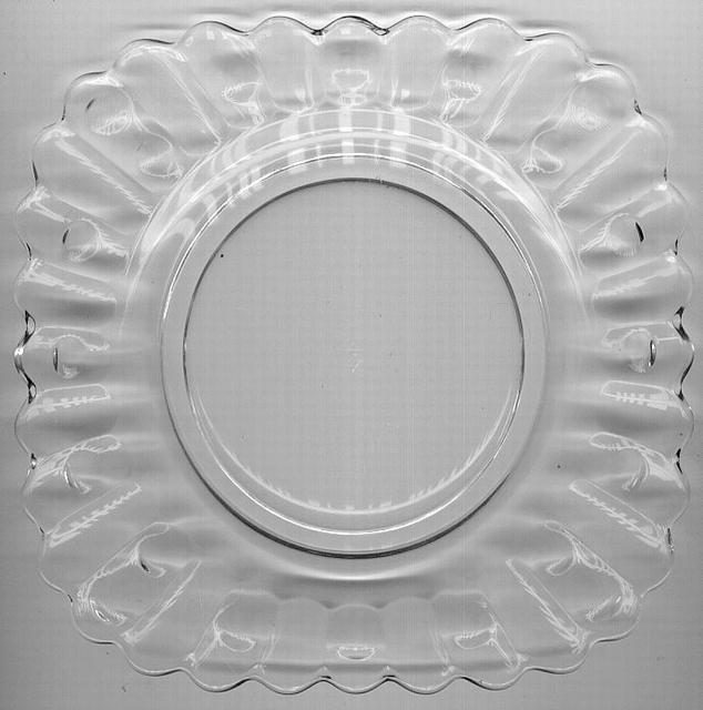 Heisey Old Sandwich Small Square Plate