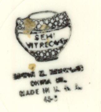 Knowles Small Plate with Golden Garland Edge