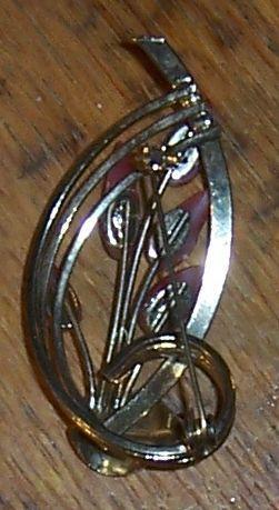Vintage Gold Tone Red Flower Pin with Gold Tone Leaves