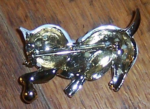 Vintage Gold Tone Kitten Pin With White Enamel and White Beads Rhinestone Eyes