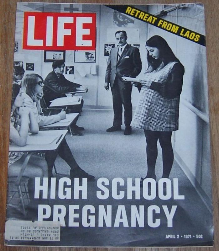 Life Magazine April 2, 1971 High School Pregnancy on cover/Gail Robinson