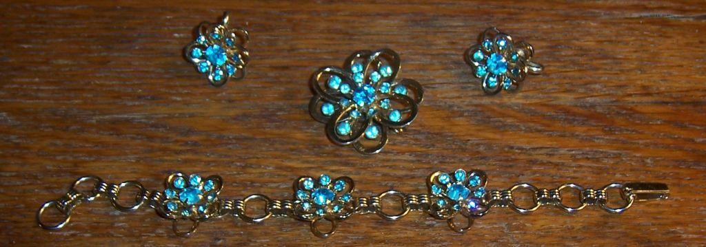 Vintage Gold Tone and Blue Rhinestone Three Piece Set Pin/Bracelet/Earrings