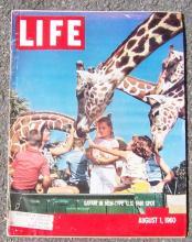 Life Magazine August 1, 1960 Safari in New US Fun Spot on cover/Space Suit