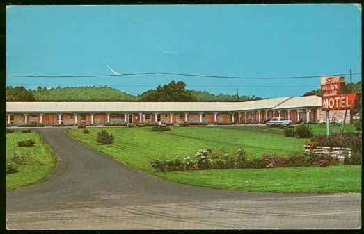 Postcard of The Brown Motel, on US Highway 127, Liberty, Kentucky